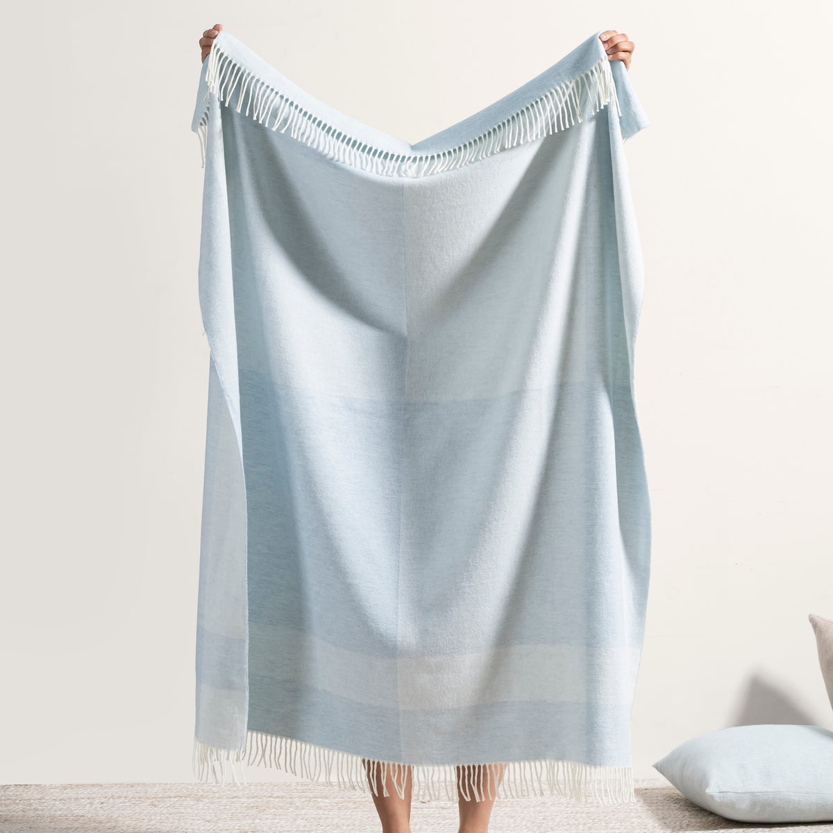 Hampton Plaid Herringbone Throw