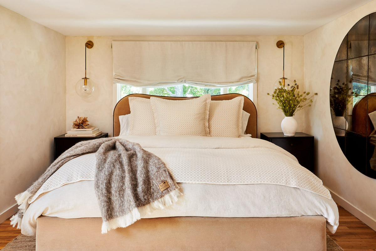 New Zealand Alpaca in Drift on bed